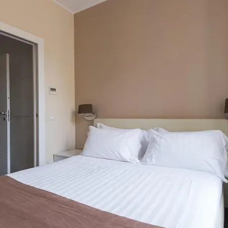 Apartman Plum Guide - Odes & Anthems