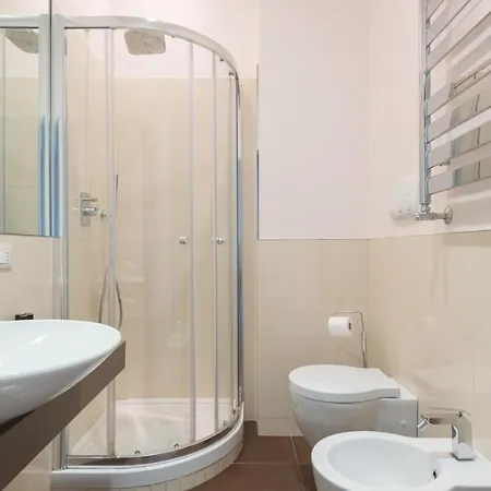 Apartman Plum Guide - Odes & Anthems