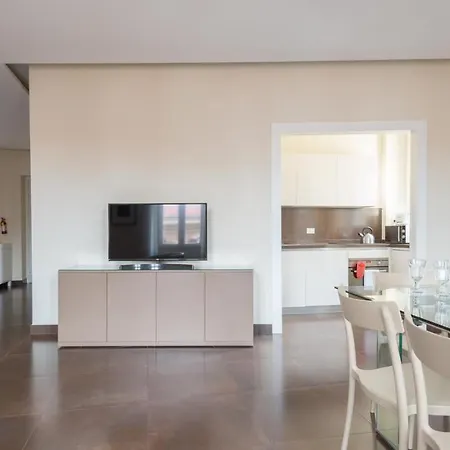 Plum Guide - Odes & Anthems Apartment