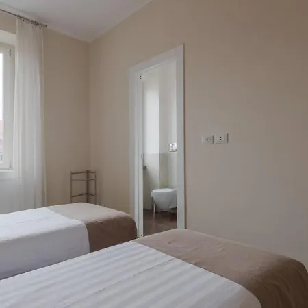 Apartment Plum Guide - Odes & Anthems *